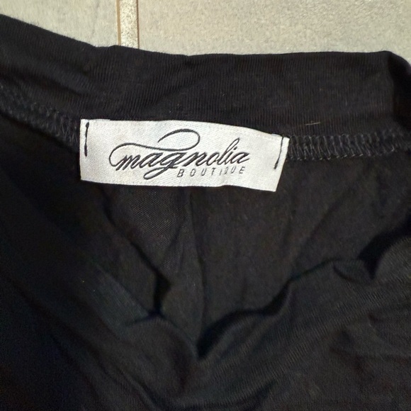 Elegant Black Long Sleeve Ruched Crop Blouse - Picture 3 of 3